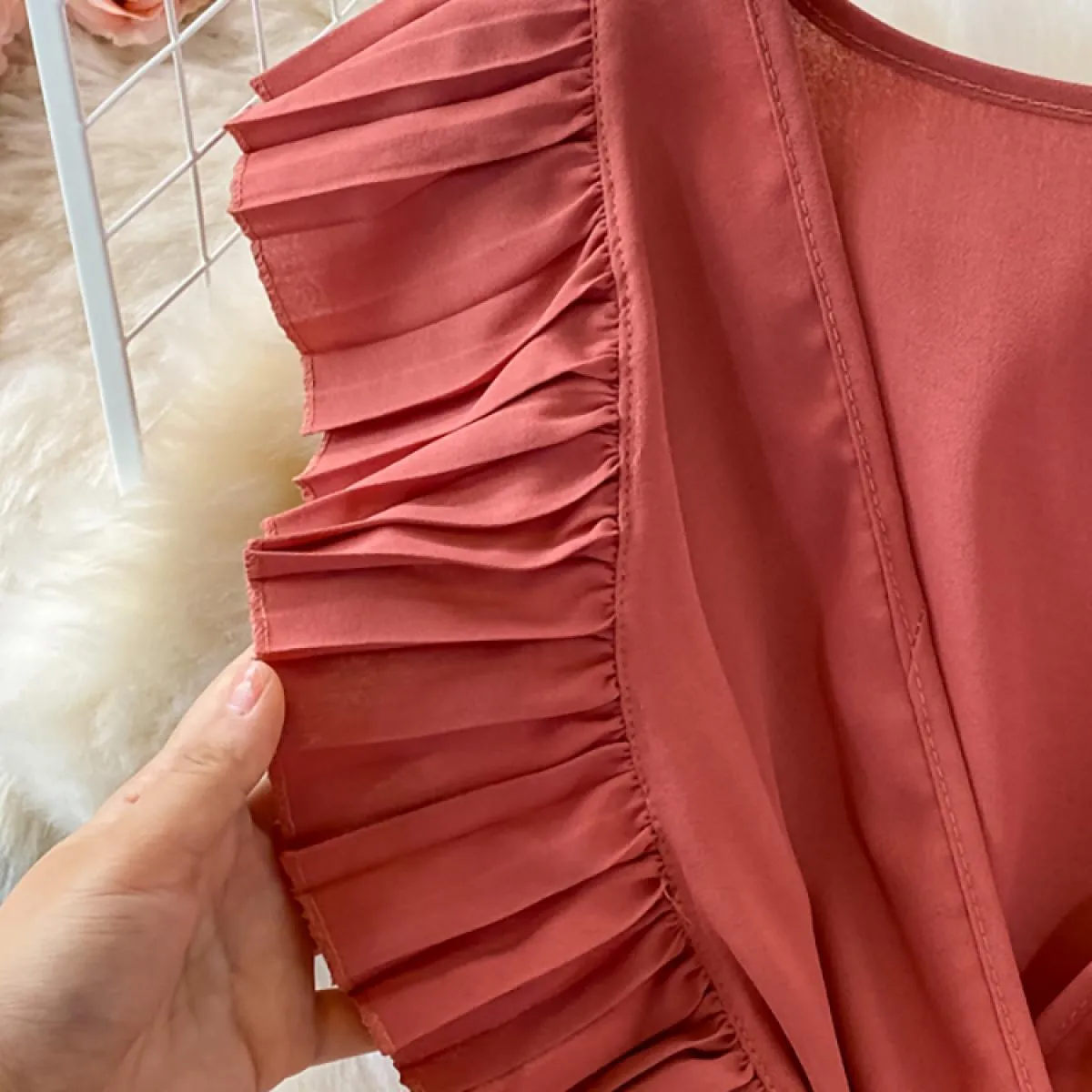 Abito longuette a pieghe verde / rosso / beige da donna estiva Abito longuette drappeggiato con scollo a V femminile Elegante ab