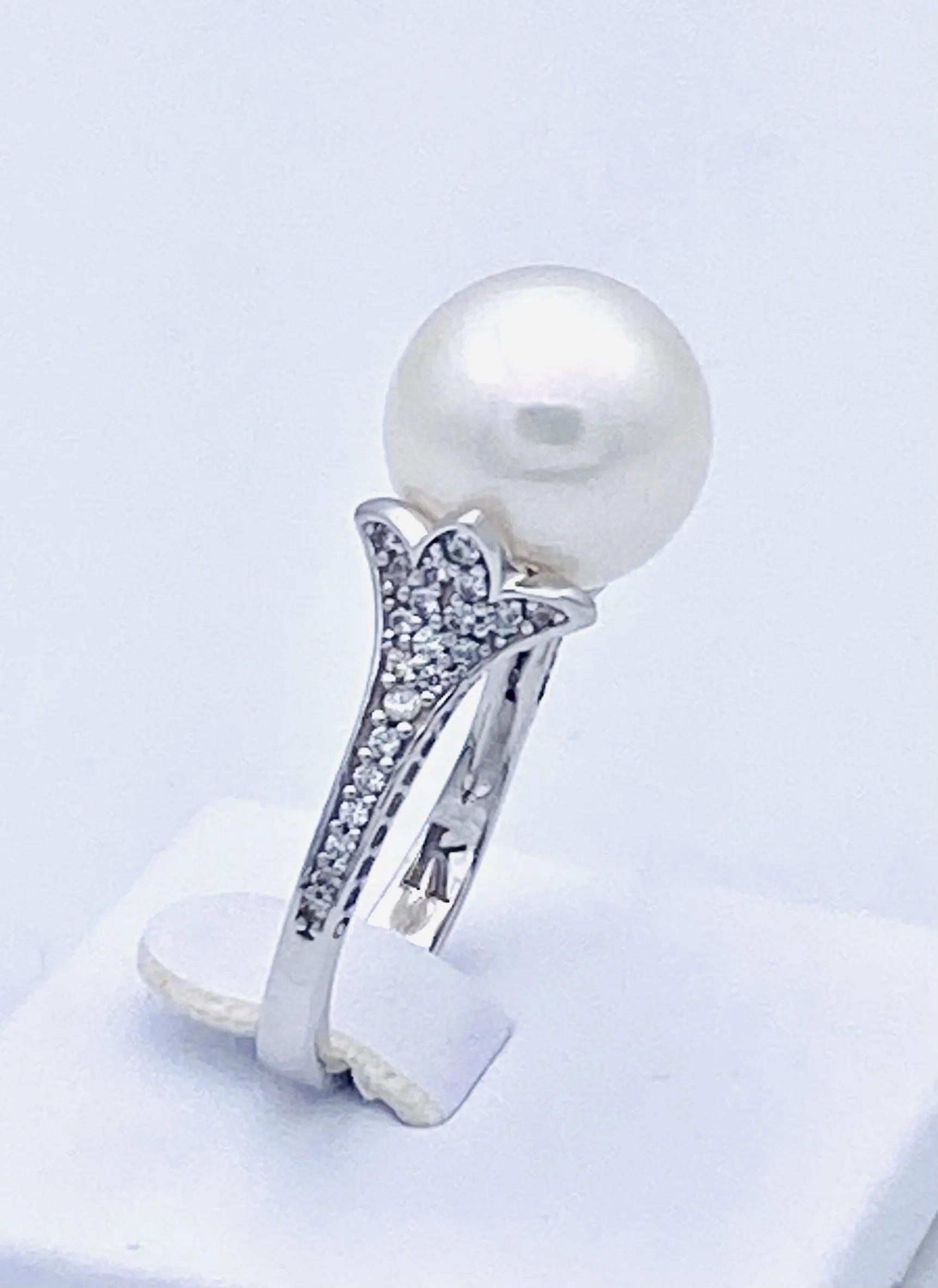 Anello perla coltivata oro bianco 750% Art. ANPE