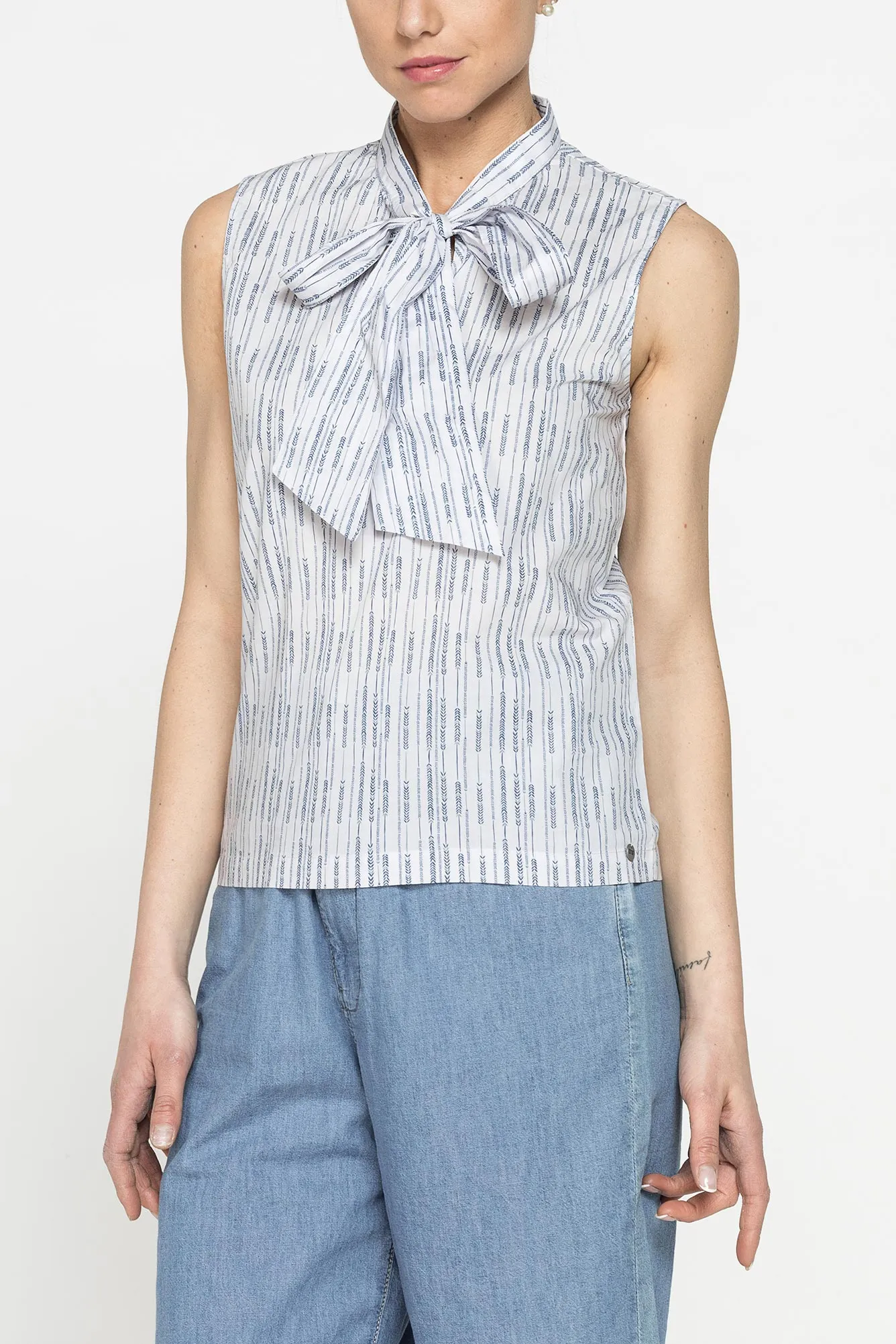 Carrera  ---------    ------------Blusa smanicata con fiocco a righe - Azzurro