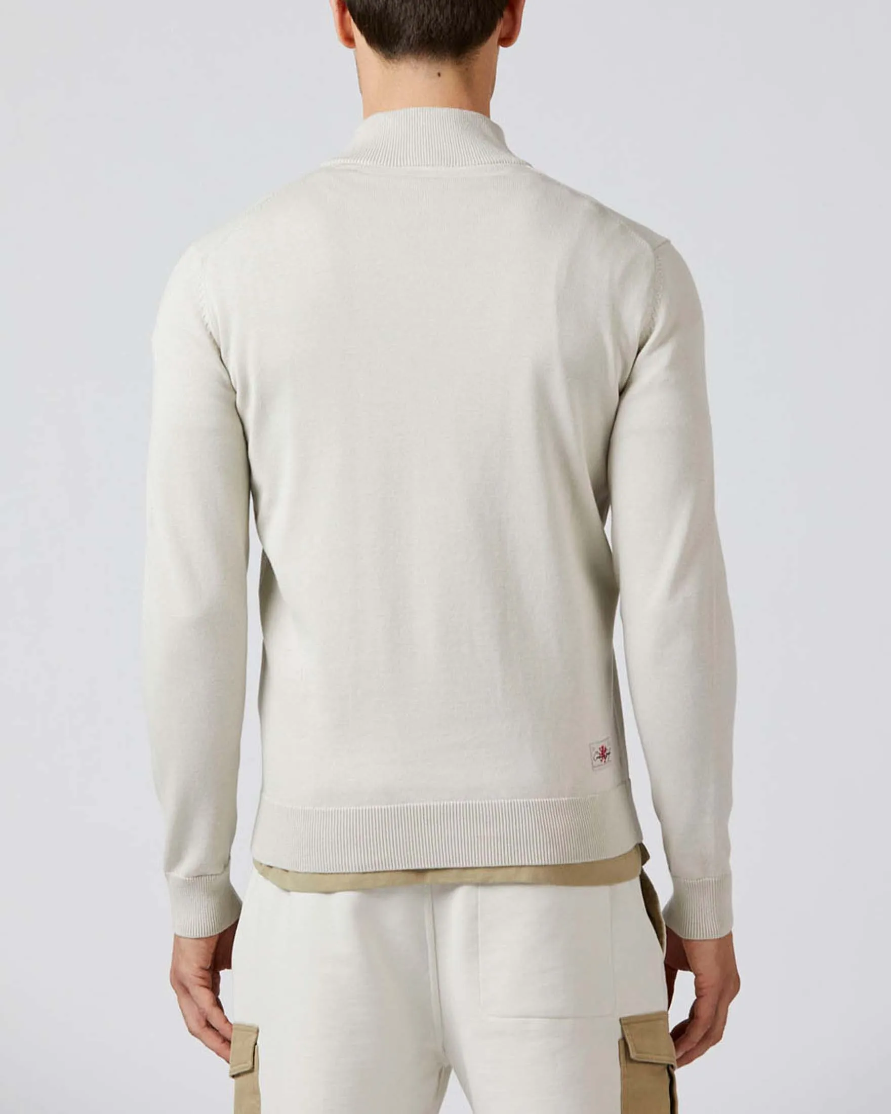 Maglia color ghiaccio in puro cotone con chiusura a mezza zip e aquila turrita ricamata sul petto