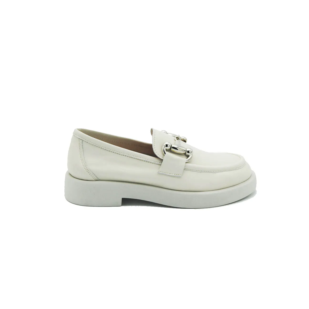 Mocassino in pelle con morsetto metal col. Bianco