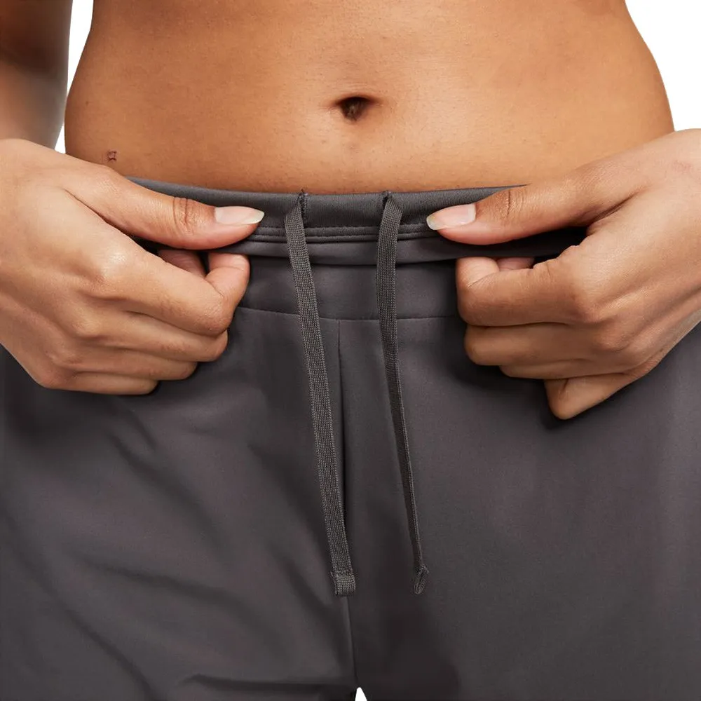 Nike Dri-FIT Bliss Mid-Rise per donna 2-in-1 Pantaloncini - FA23