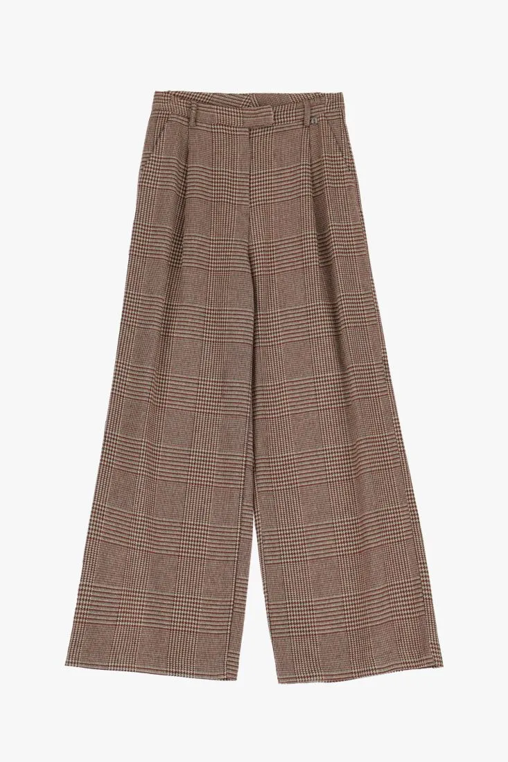  Palazzo trousers with checkered pattern    